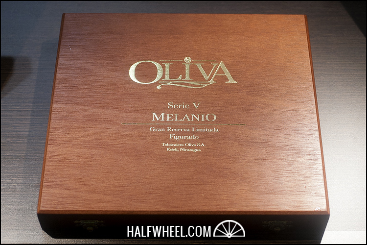 Oliva Serie V Melanio Figurado 盒子 1