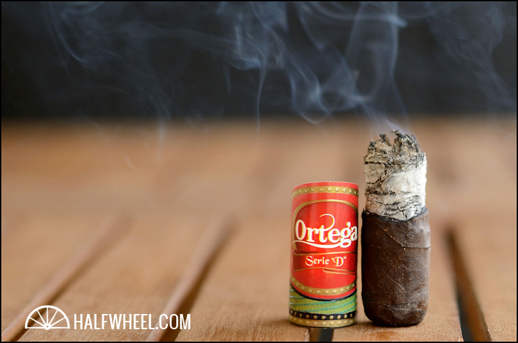 ORTEGA SERIE D MADURO LANCERO 雪茄